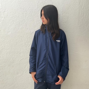 CHAQUETA IMPERMEABLE - EXCLUSIVO RETIRO_2
